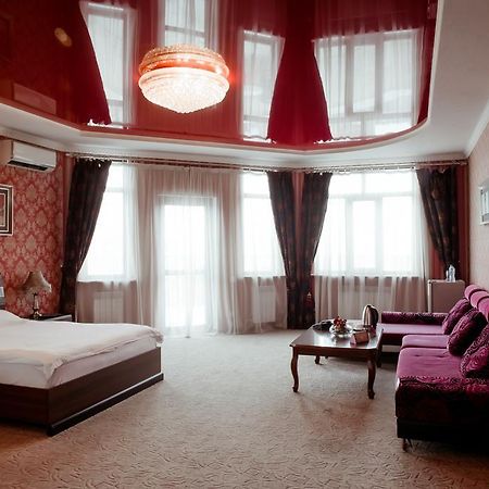 Albatros Hotel Бишкек Экстерьер фото