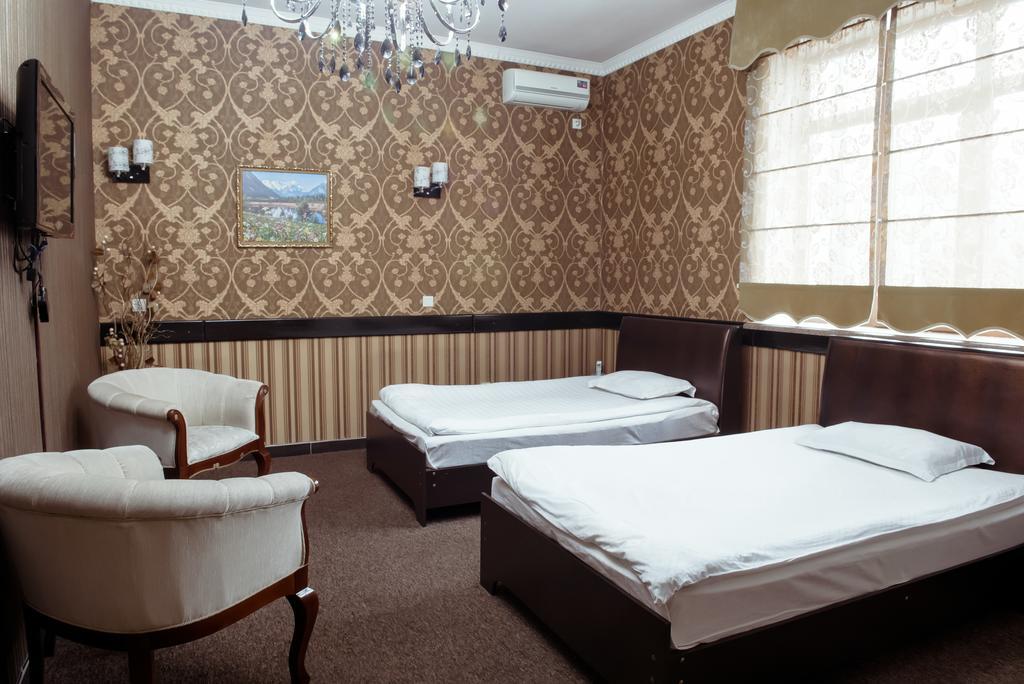 Albatros Hotel Бишкек Экстерьер фото