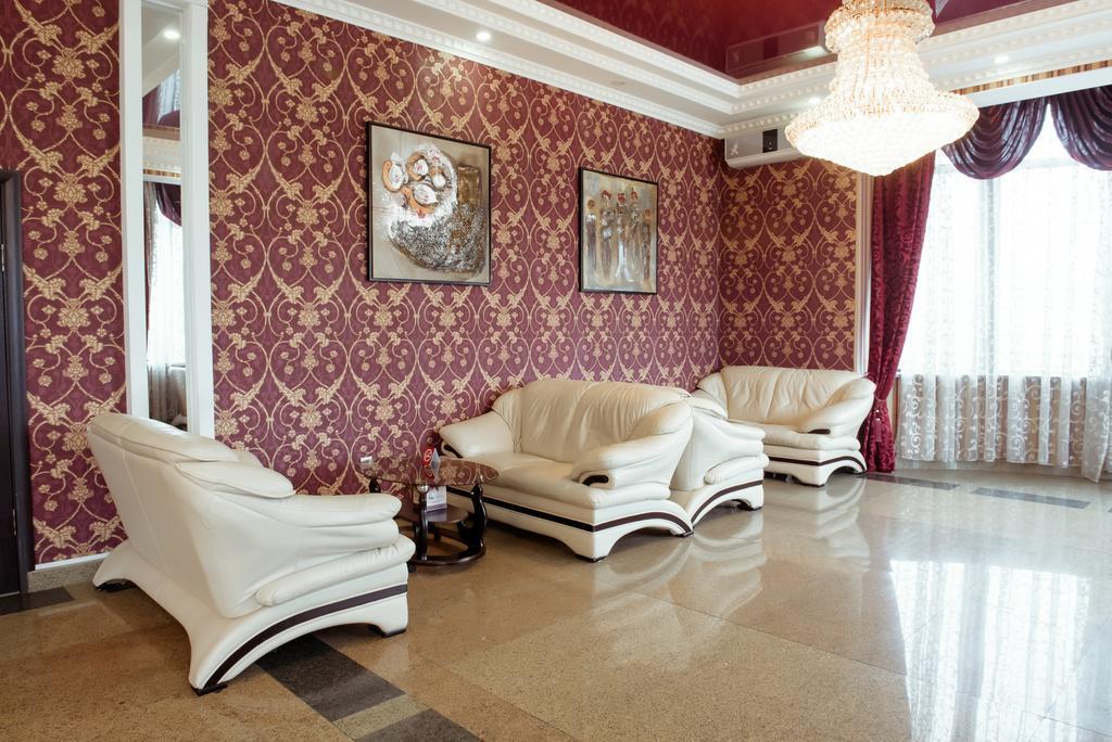Albatros Hotel Бишкек Экстерьер фото
