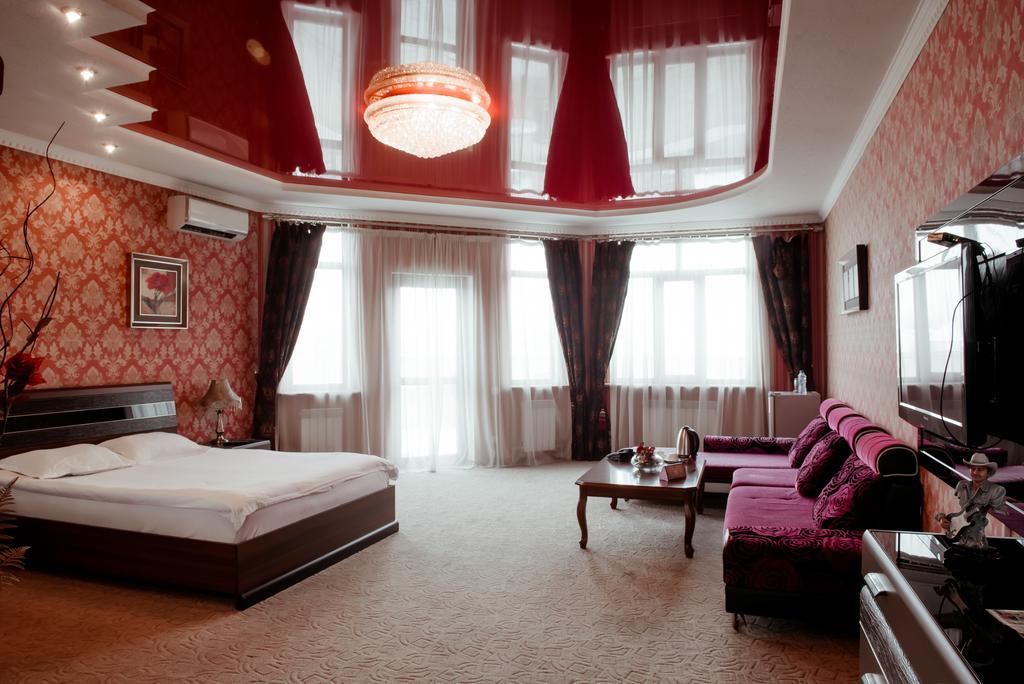 Albatros Hotel Бишкек Экстерьер фото