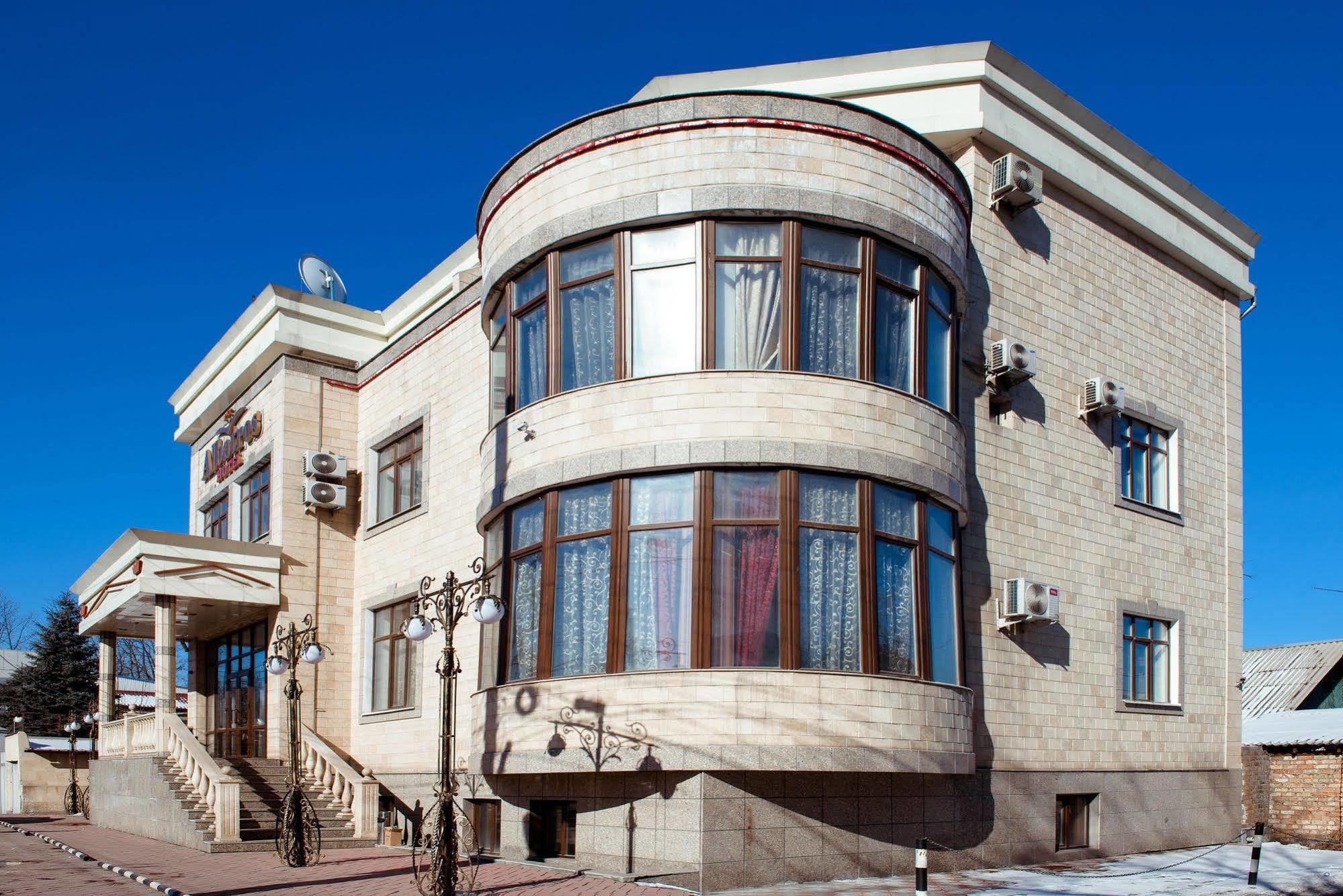 Albatros Hotel Бишкек Экстерьер фото