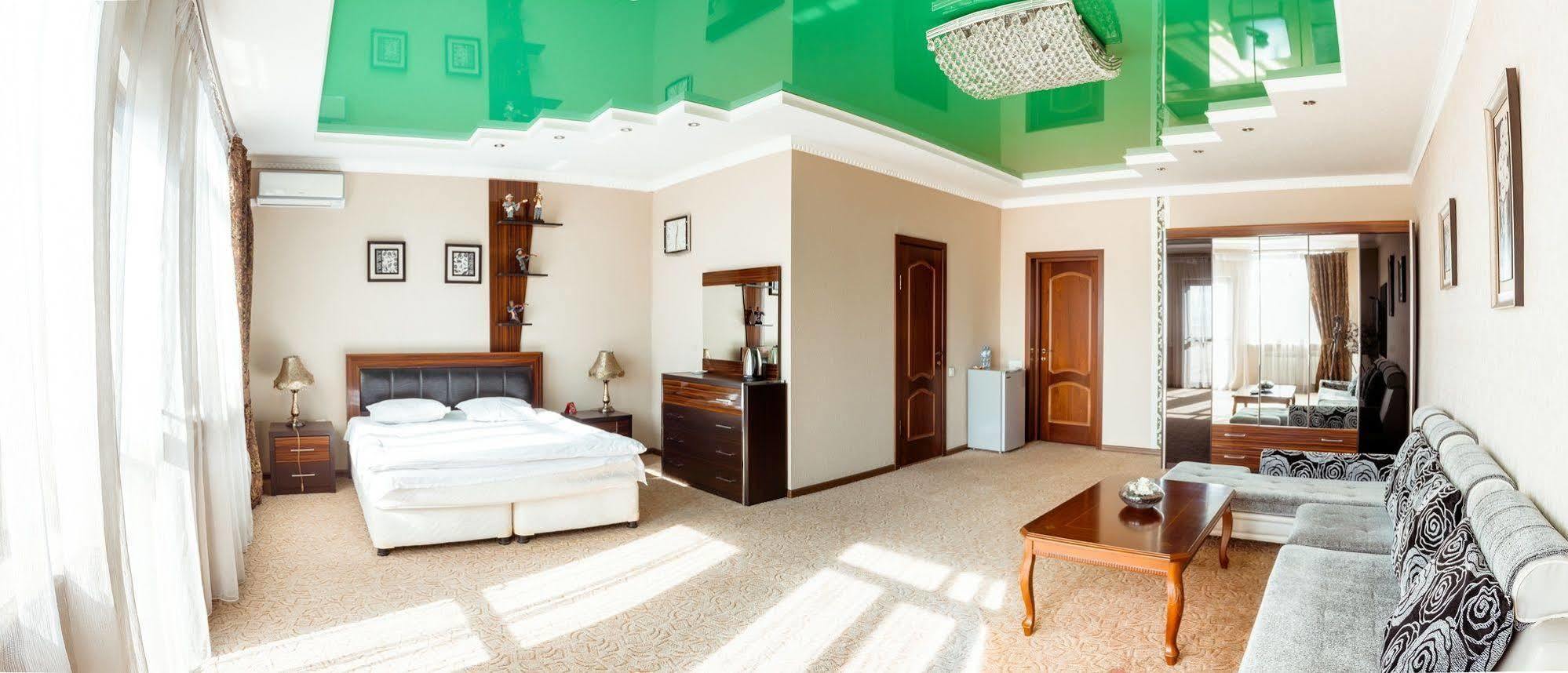 Albatros Hotel Бишкек Экстерьер фото