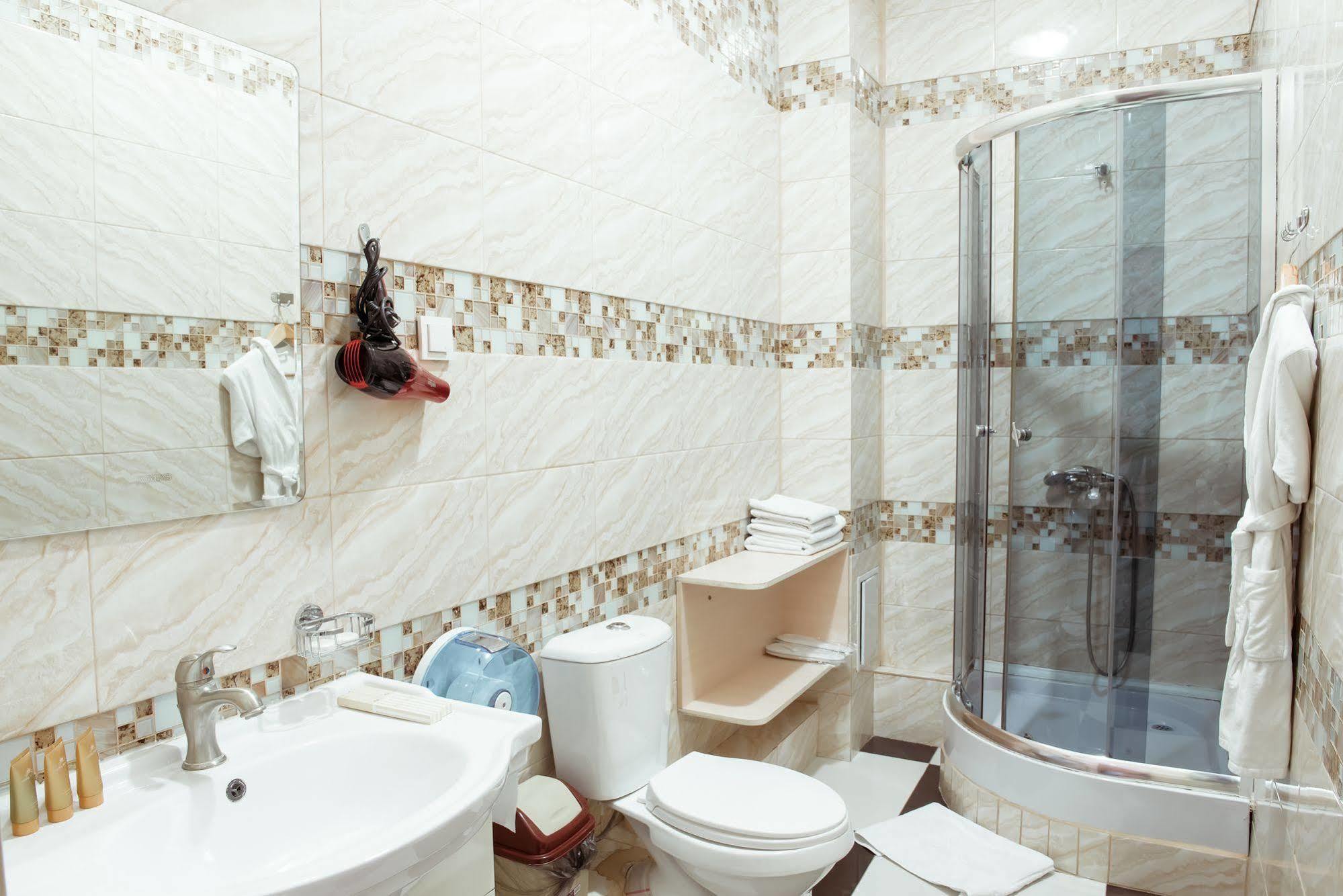 Albatros Hotel Бишкек Экстерьер фото