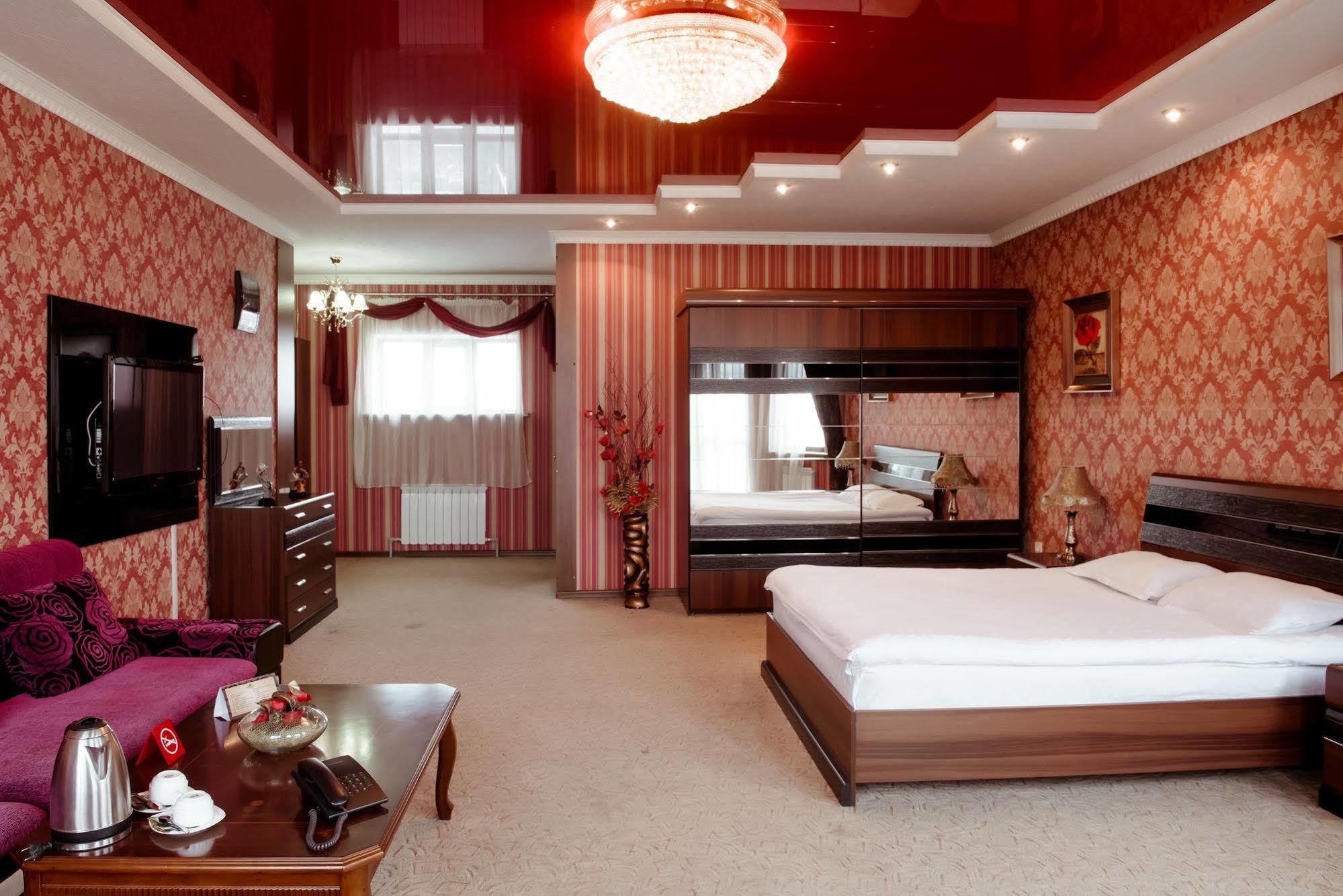 Albatros Hotel Бишкек Экстерьер фото