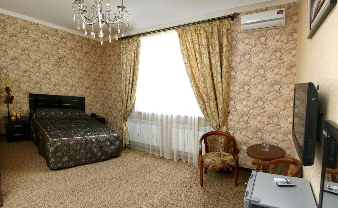 Albatros Hotel Бишкек Экстерьер фото